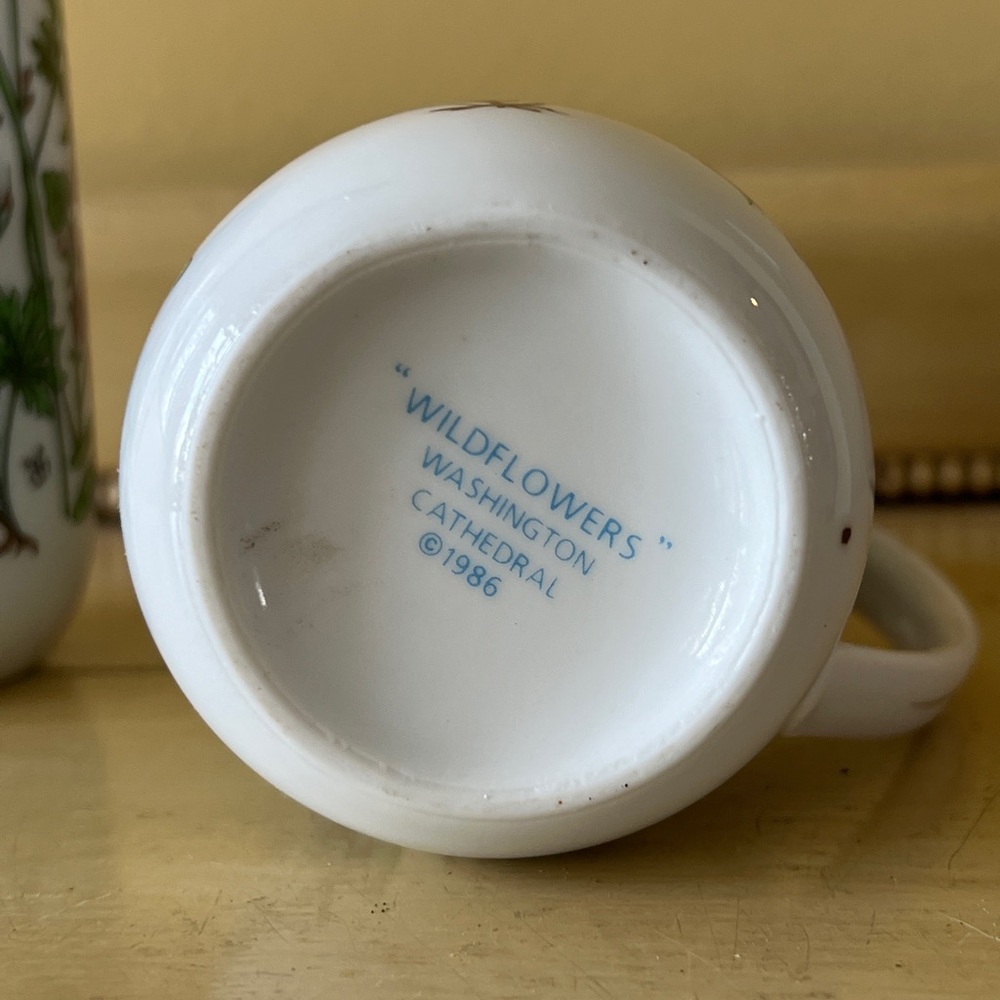 Washington Cathedral “Wild Flowers” Teacups - Picture 5 of 5